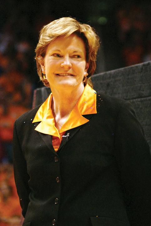Pat Summitt Steps Down