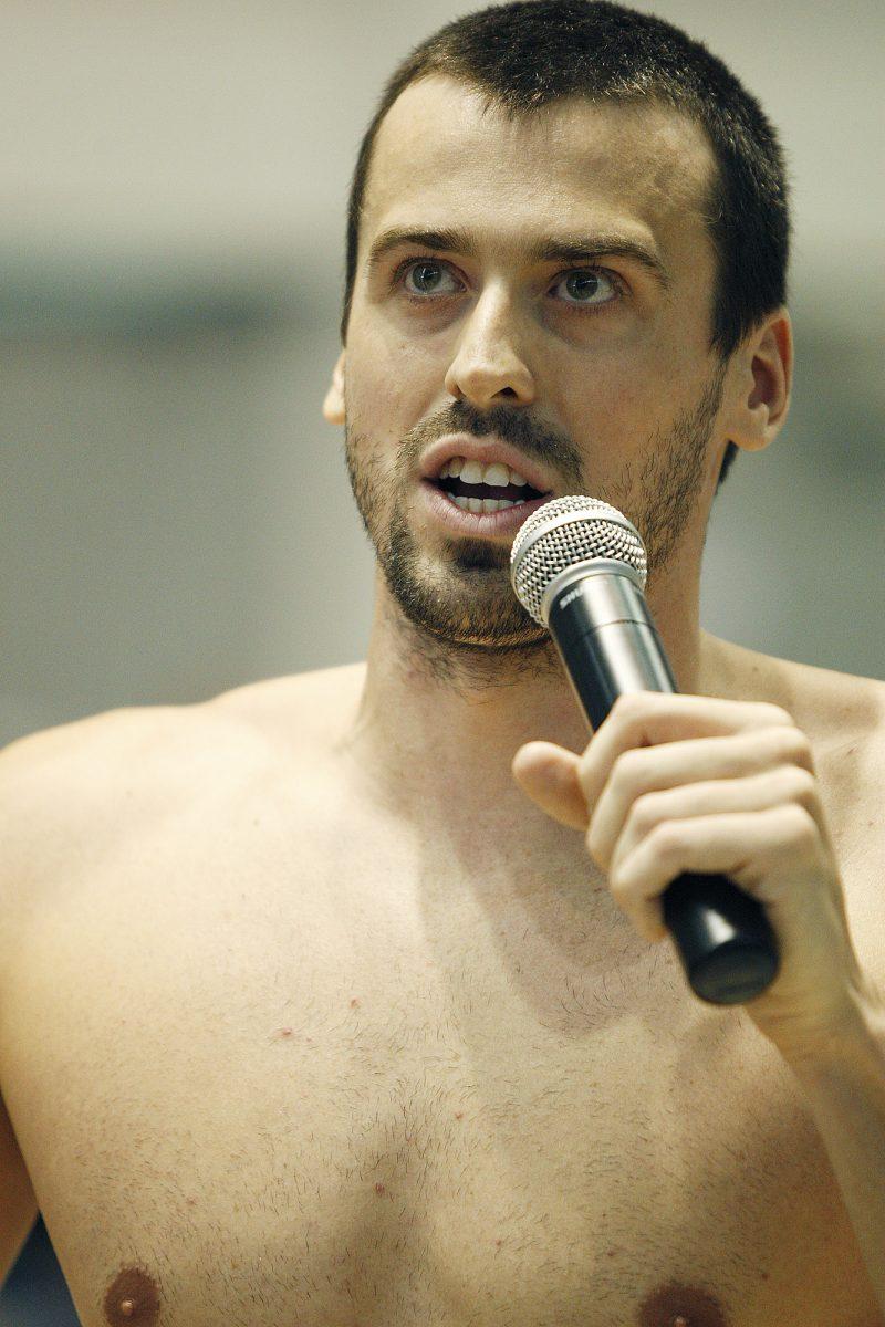 Davis Tarwater speaks to the crowd on Thursday morning about how thankful he was that he has made it to the Olympic team. The Webb graduate had a large representation in the crowd cheering him on.