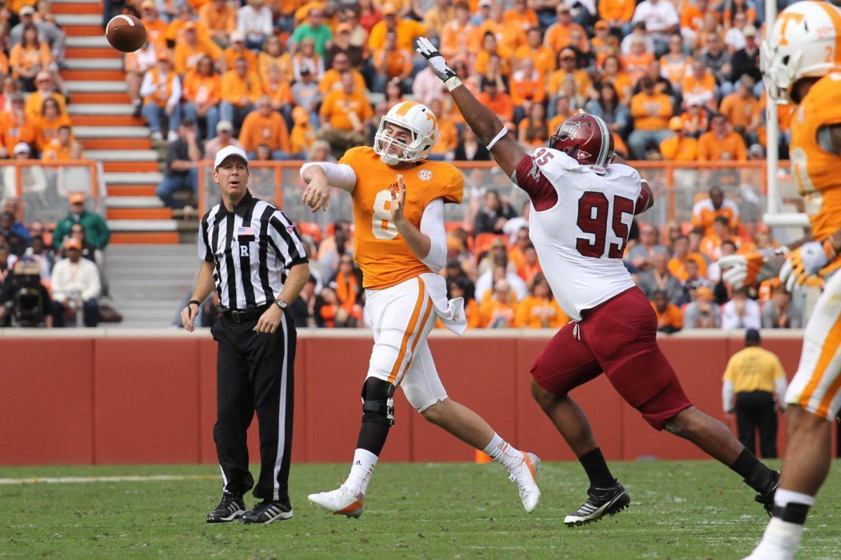 Tyler Bray throws a pass down field against the Troy Trojans on Saturday.