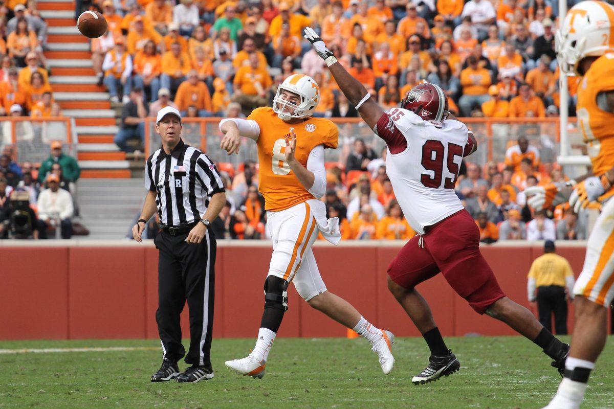 Tyler Bray throws a pass down field against the Troy Trojans on Saturday.