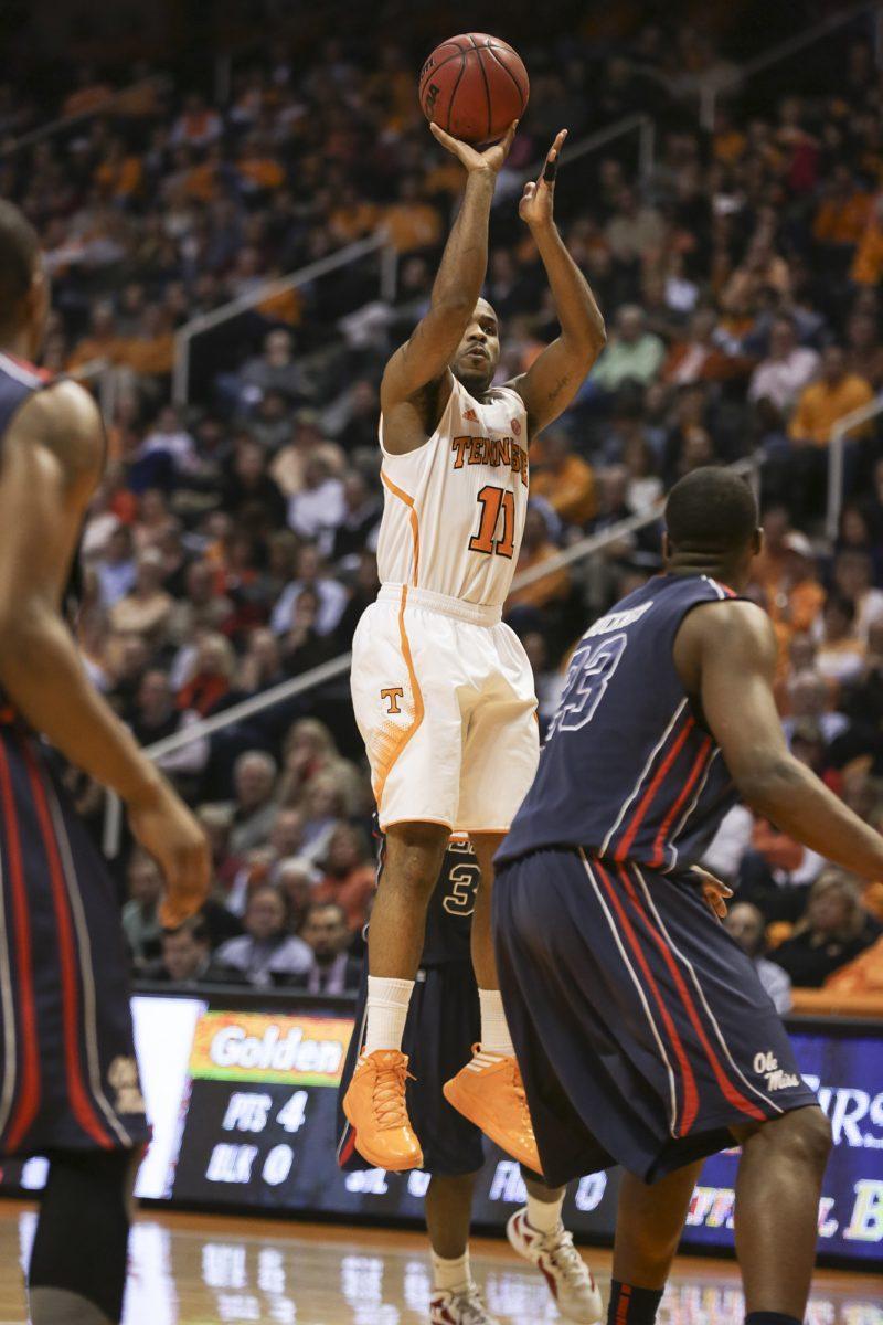 Trae Golden shoots a jumper against Ole Miss on Jan. 9