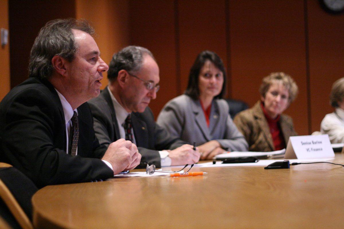 Faculty Senate meets for an Executive Committee meeting on Sept. 13, 2011.
