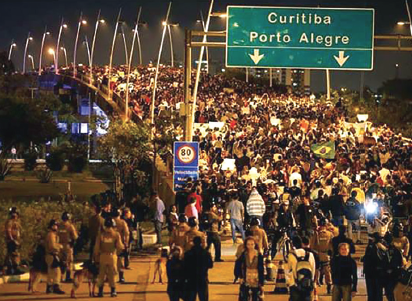 Jessica Hamed, along with 29 other American students, traveled to Florianópolis, Brazil. She went abroad to fulfill a credit for her human resource management degree, but found herself among protests and demonstrations.