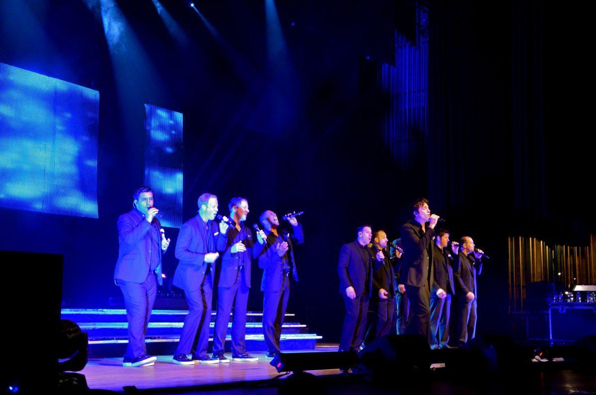 Straight No Chaser, an a cappella group, performs at the Knoxville Civic Auditorium on Friday, Nov 15.