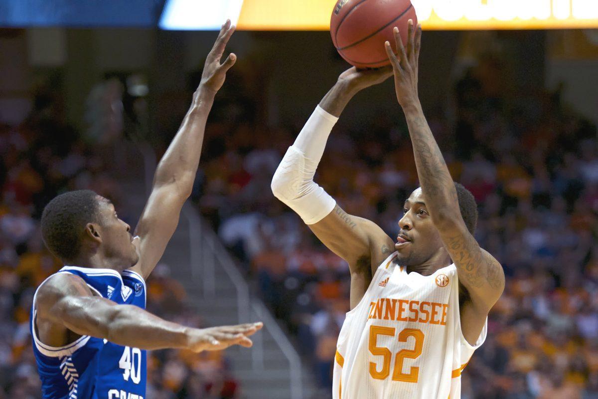 Tennessee senior guard Jordan McRae was named SEC Player of the Week on Monday after averaging 22.5 points per game against The Citadel and Tennessee State.