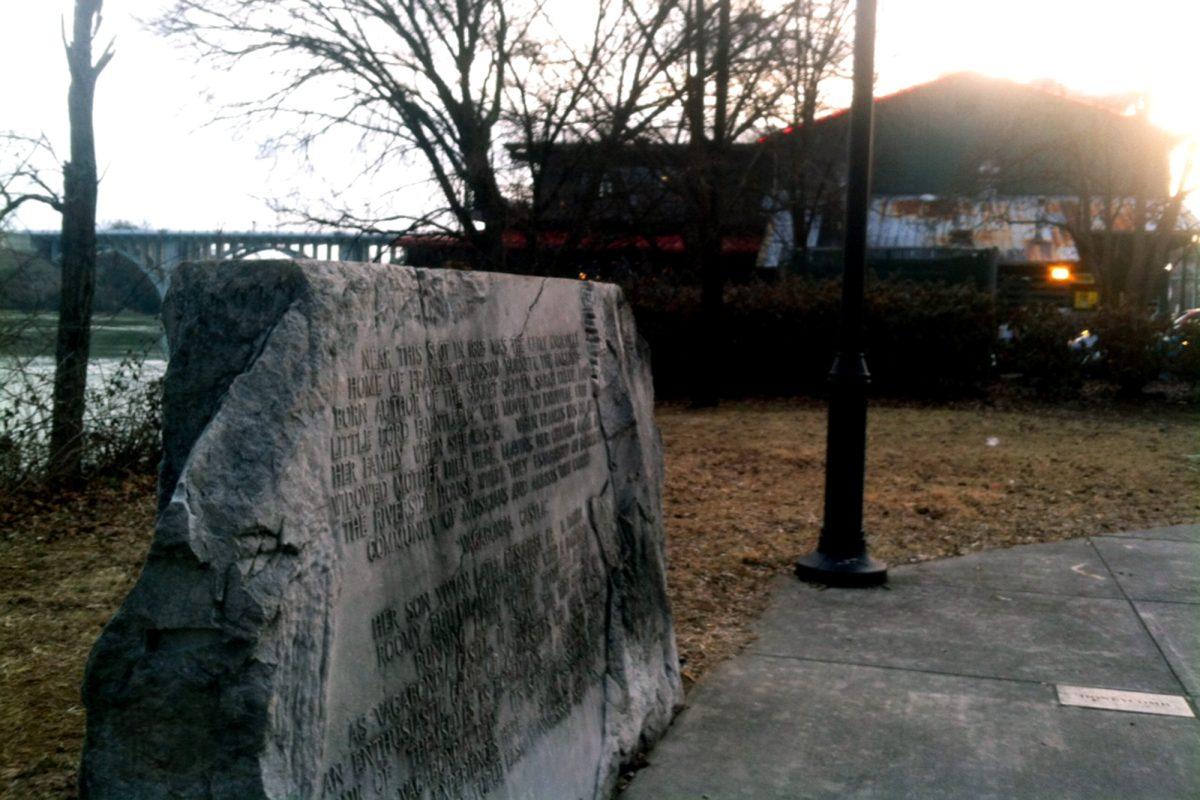 This rock, located on the property of Calhoun's On The River, is the sole marker of Frances Hodgson Burnett's former home, Vagabondia Castle. The house served as a mecca for Knoxville's artistic elite near the turn of the 20th century.