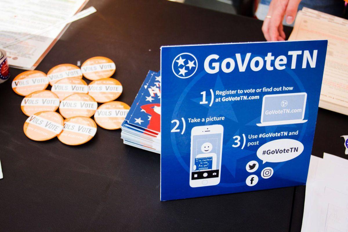 SGA takes part in a voter registration drive on Ped Walkway.