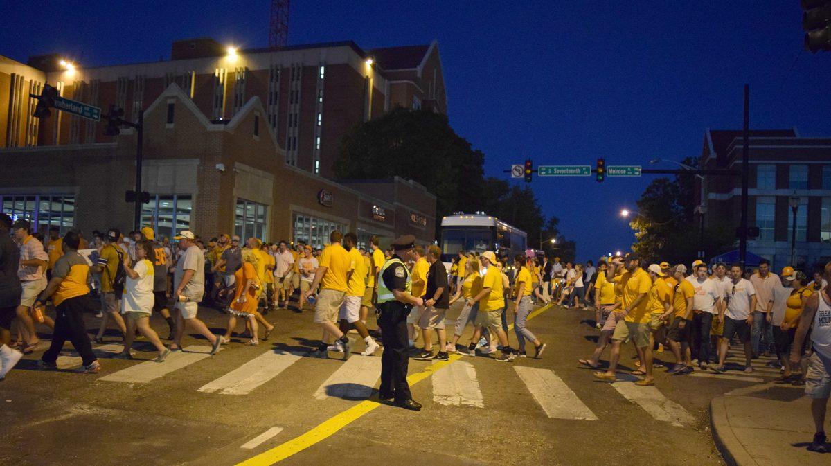 Both foot and car traffic flood Cumberland Ave. after the Florida game on Sep. 24, 2016.