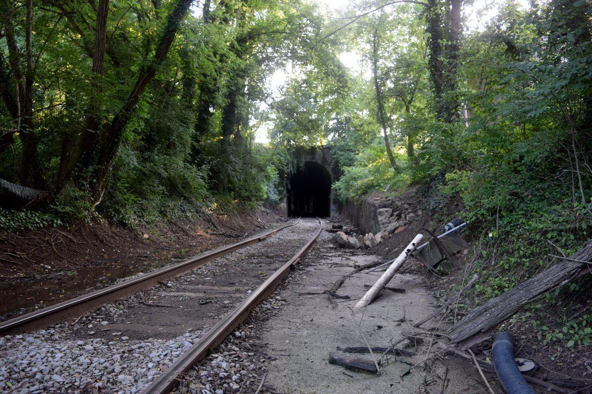 Train tunnel