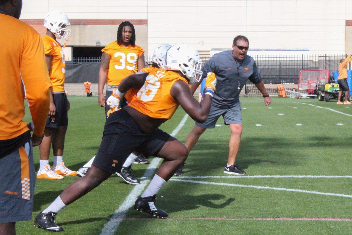 Tennessee Volunteers defensive line going through drills during spring practice. 