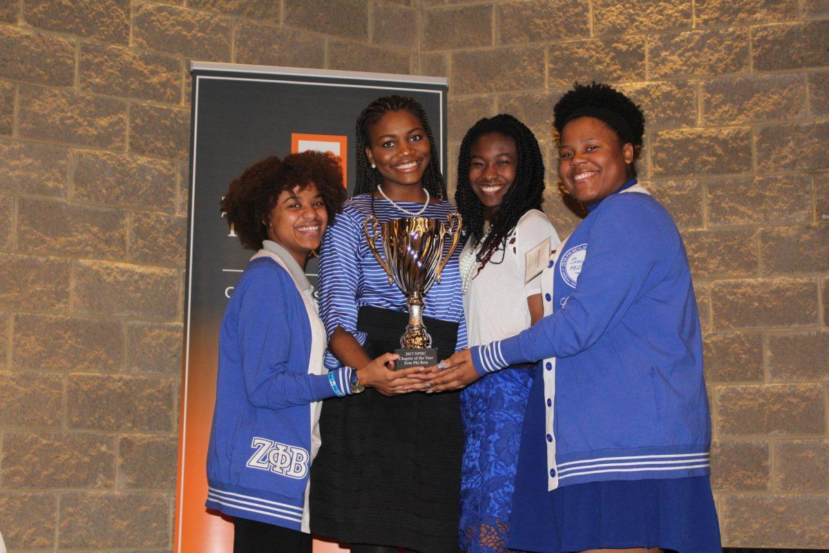 Greek Members receive awards at the 2018 Greek Awards. 