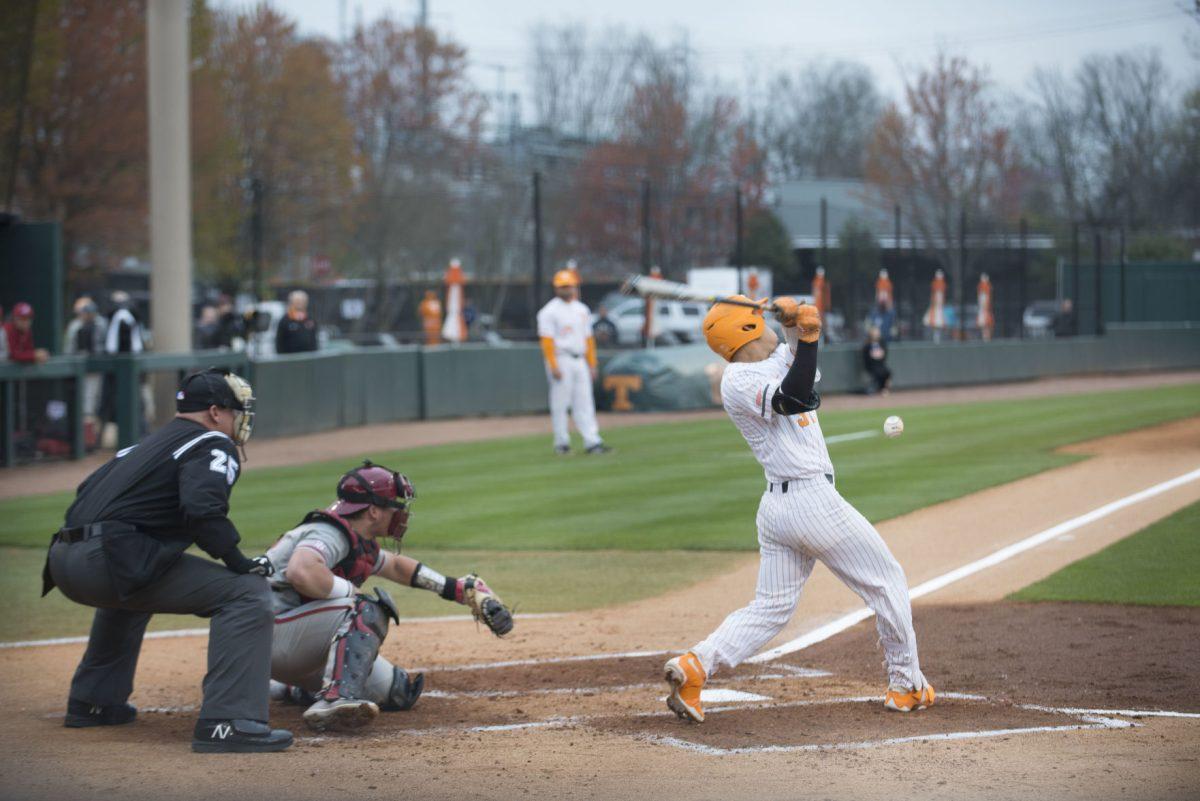 Catcher Benito Santiago hitting, March 23, 2018.