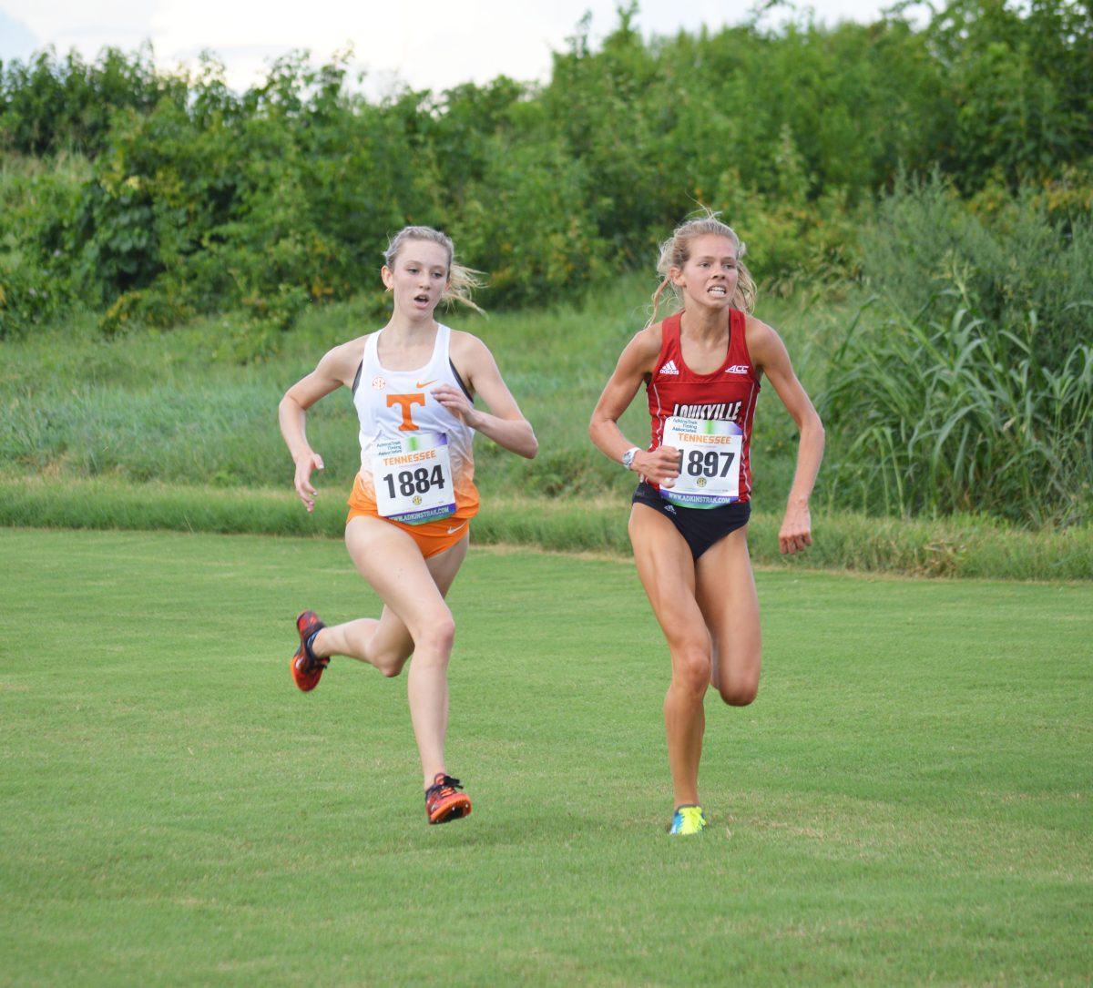 Katie Thronson running in the Tennessee-Louisville Dual meet at Cherokee Farm Cross Country Course on Aug. 31, 2018.