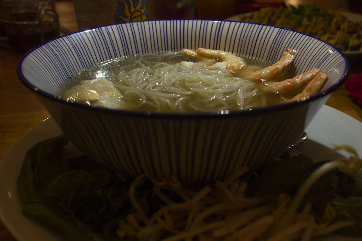 One of the kuy teav combos includes chicken, shrimp, and bean sprouts.