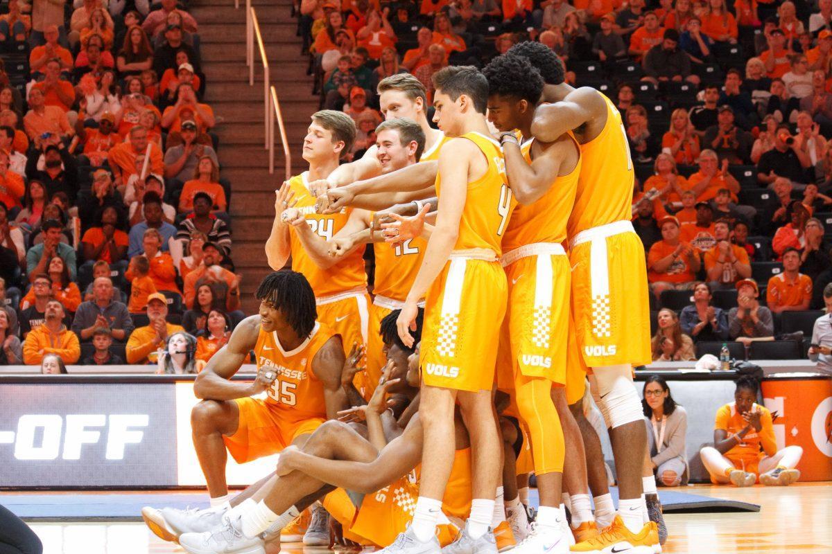 The Tennessee Mens Basketball Team takes pictures at the Rocky Top Tip Off event at Thompson-Boling Arena on Oct. 19, 2018.
