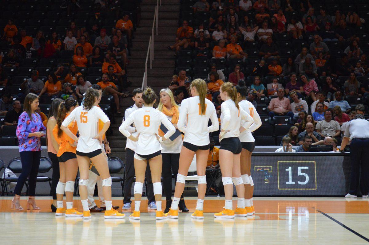 Tennessee head volleyball coach Eve Rackham communicates with players during the game against University of Tennessee - Chattanooga on Aug. 25, 2018. 