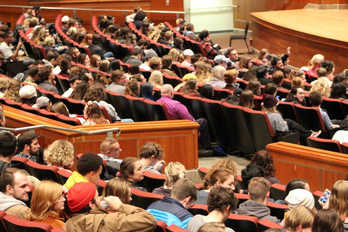 The audience awaits Ben Schwartz's appearance in Cox Auditorium on Jan. 15, 2018. 