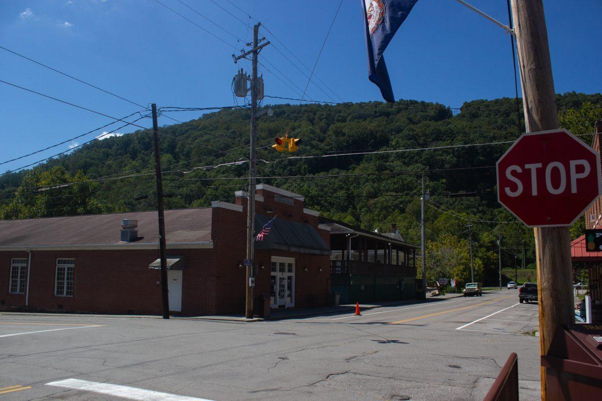 The singular flashing caution light in the center of Cumberland Gap, TN.