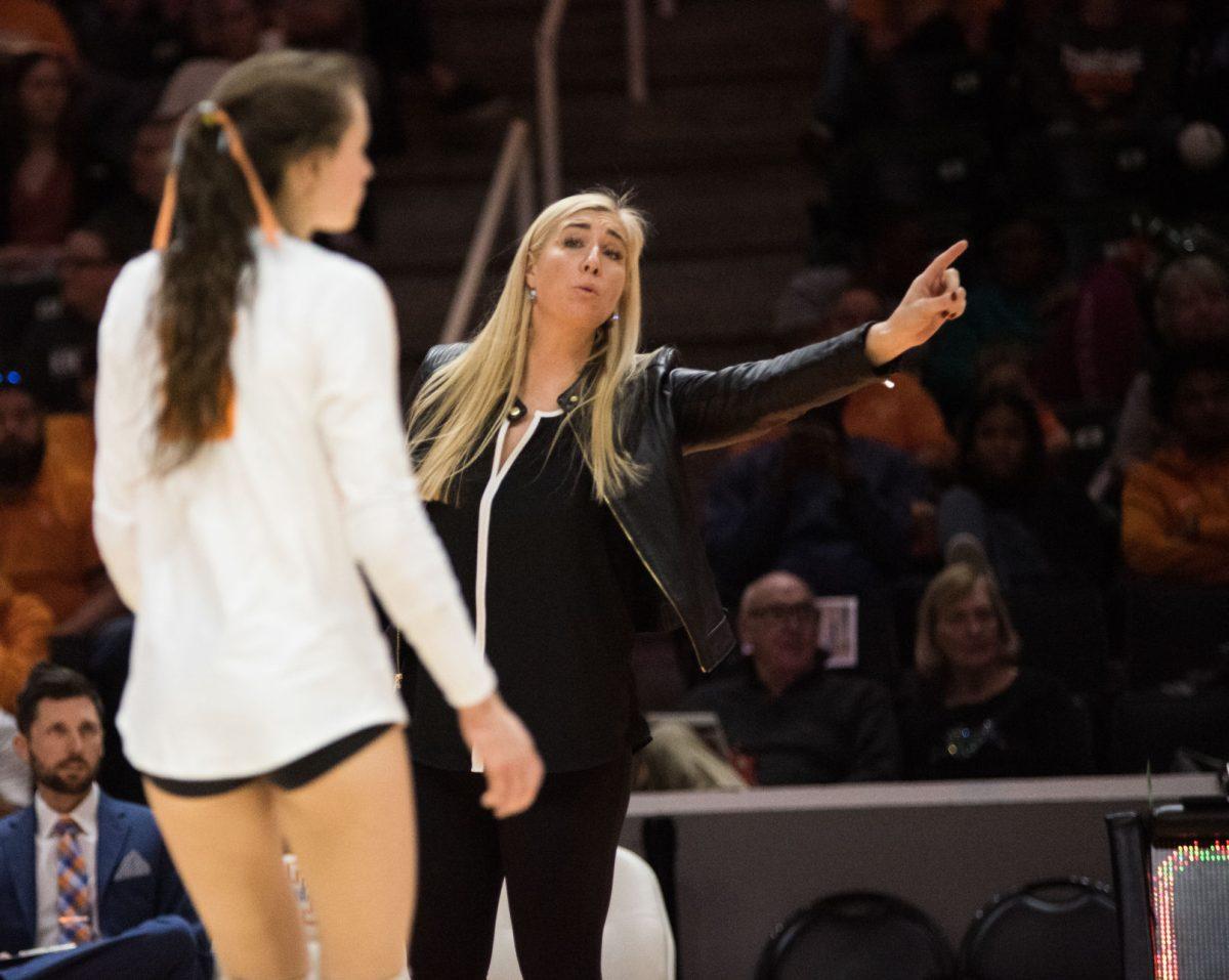 Tennessee's head coach, Eve Rackham, calls out plays during the game against Auburn University on Wednesday, November 27, 2019 at Thompson-Boling Arena.