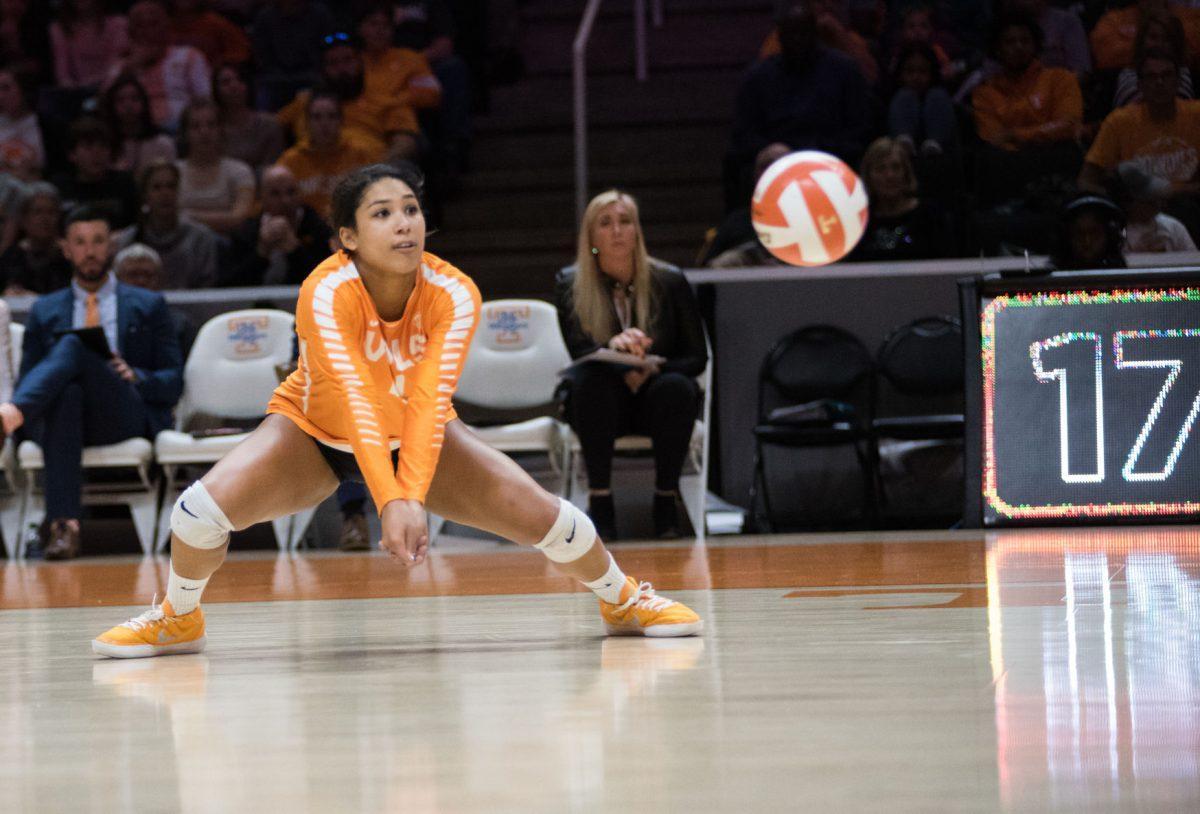 Tennessee's Asha Phillips (4) prepares to meet the ball during the game against Auburn University on Wednesday, November 27, 2019 at Thompson-Boling Arena.