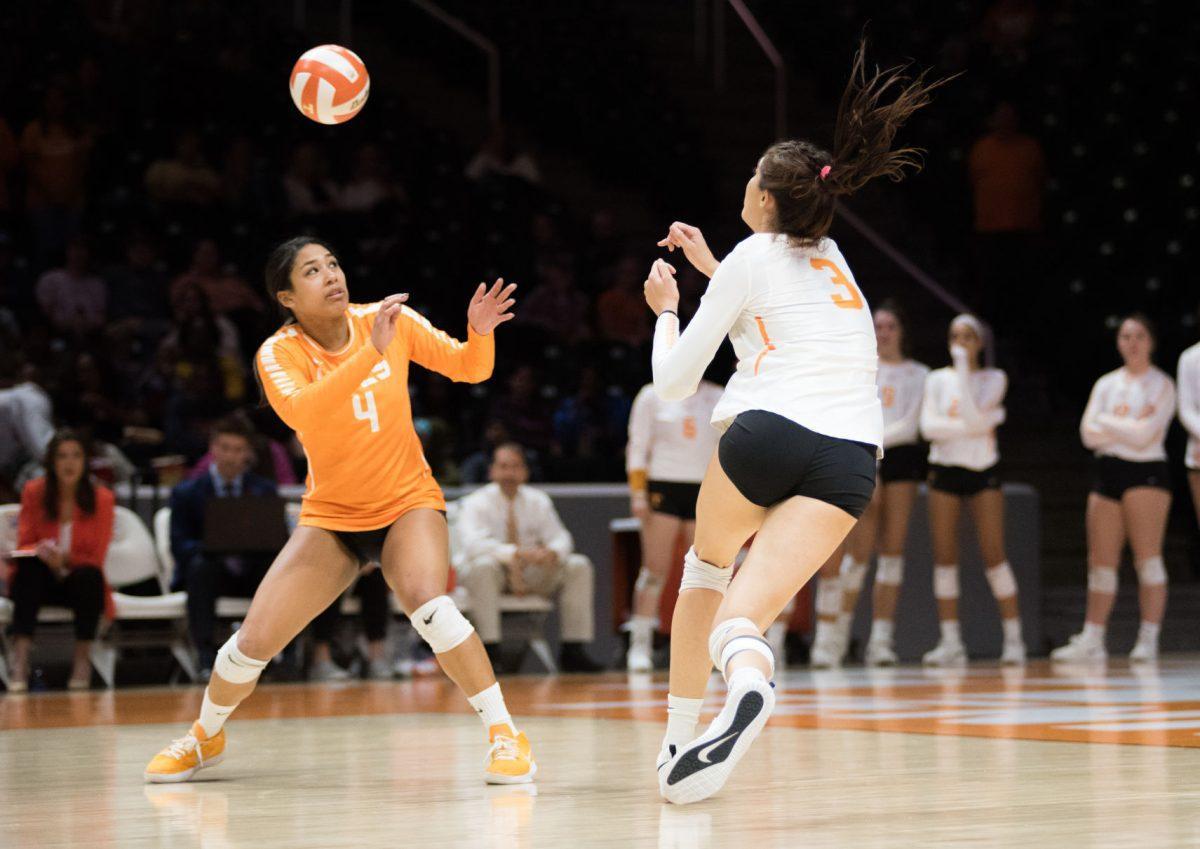 Tennessee's Asha Phillips (4) and Madison Coulter (3) look for the ball during the game against Auburn University on Wednesday, November 27, 2019 at Thompson-Boling Arena.