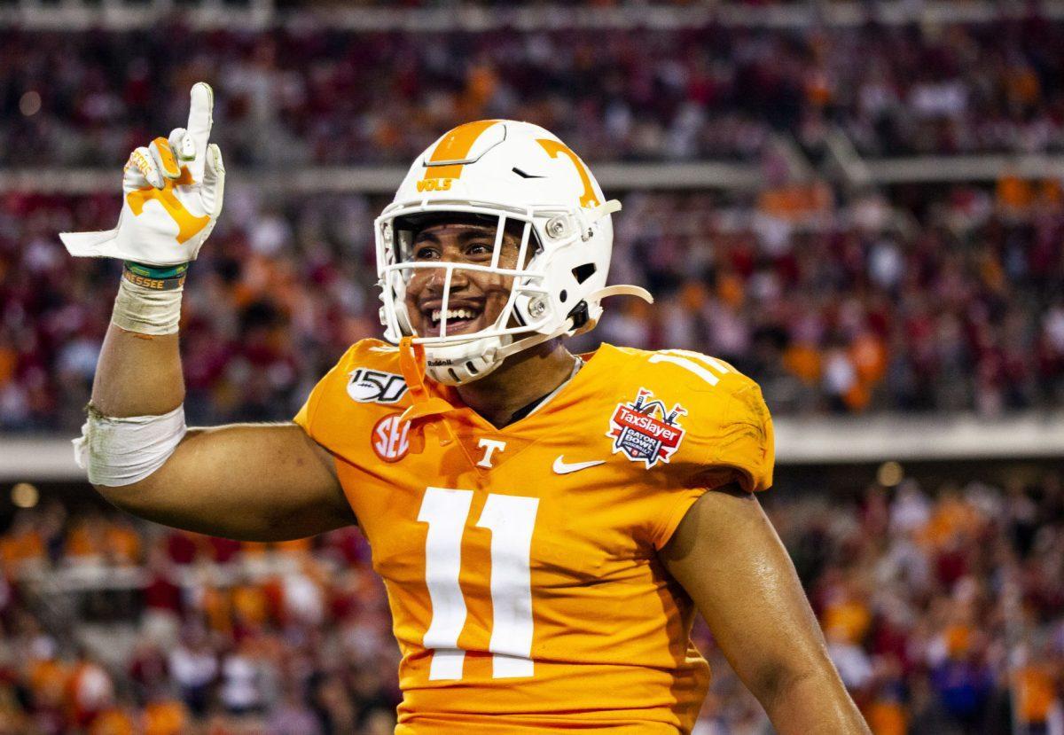 #11 Henry To'o To'o for the Tennessee Volunteers facing Indiana in the 2020 Tax Slayer Bowl.