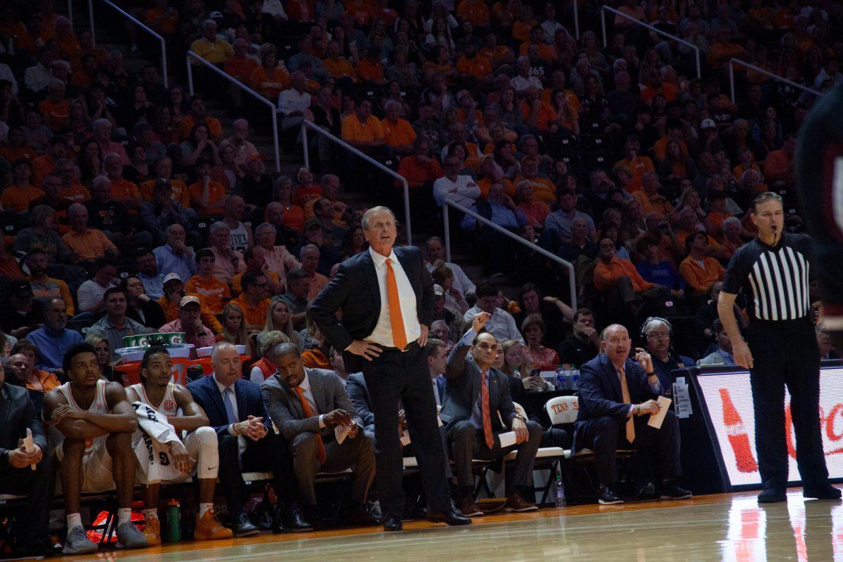 Coach Rick Barnes talks to his players during the game against South Carolina on Saturday, January 11, 2020 at Thompson-Boling Arena.