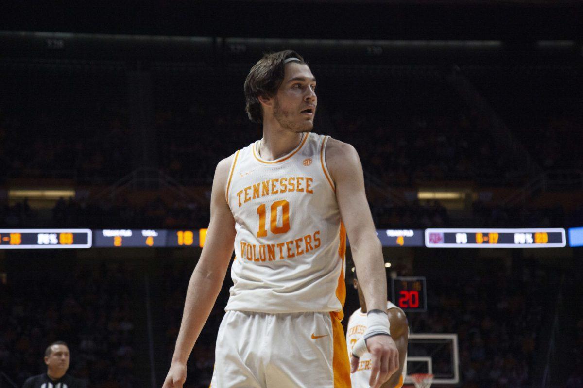 John Fulkerson, No. 10, looks for a pass during the game against Texas A&amp;M on Tuesday, Jan. 28, 2020 at Thompson-Boling Arena.