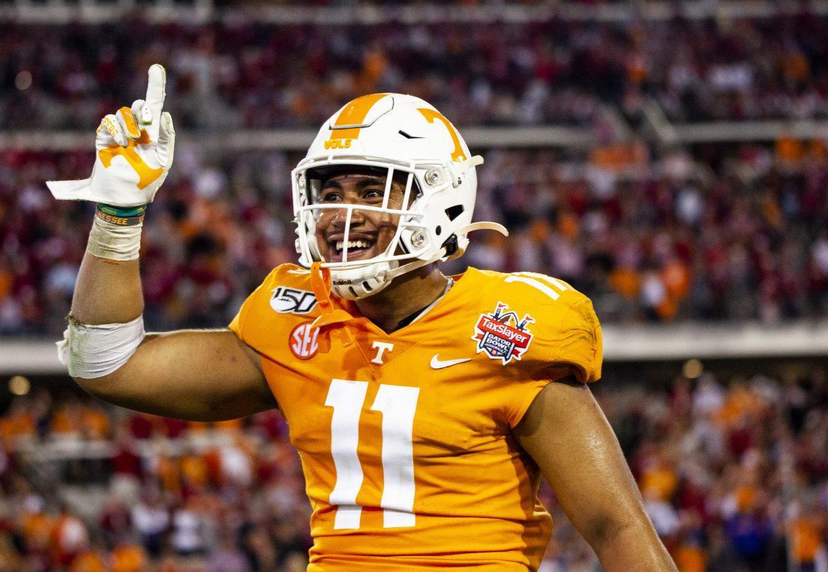 #11 Henry To'o To'o for the Tennessee Volunteers facing Indiana in the 2020 Tax Slayer Bowl.