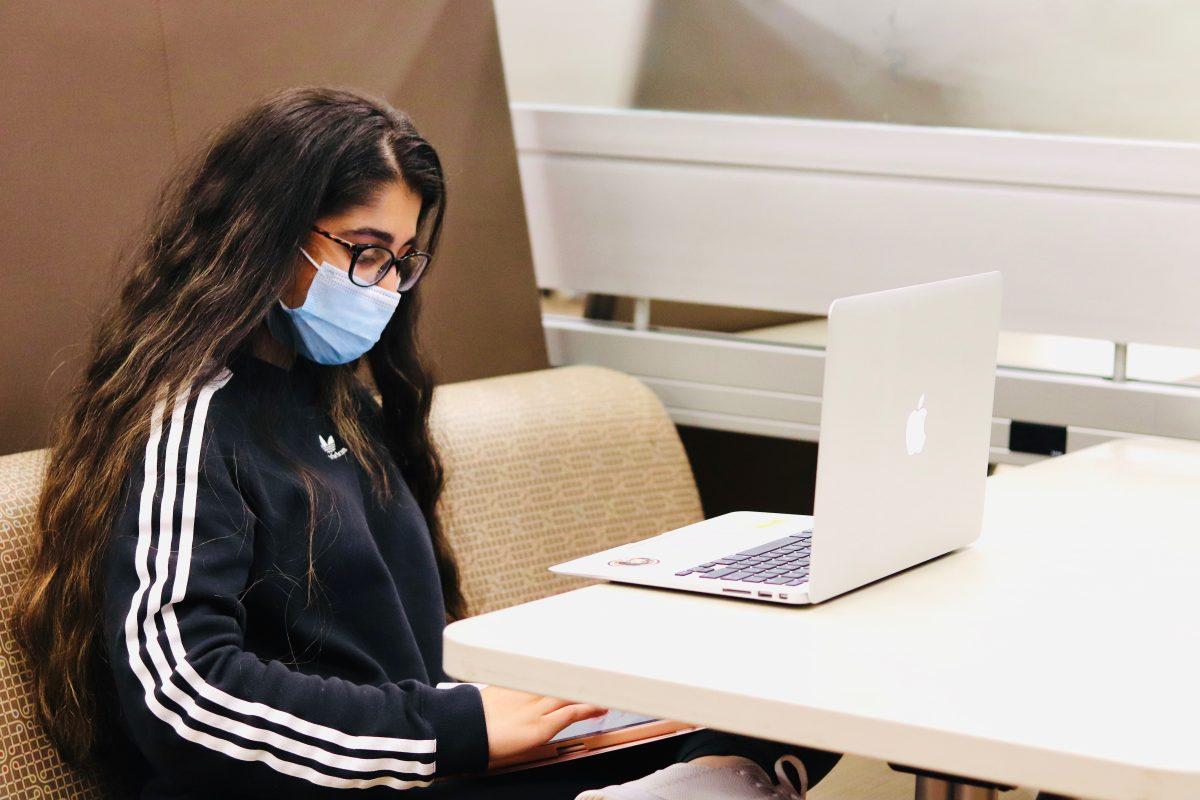 Students studying (with masks)