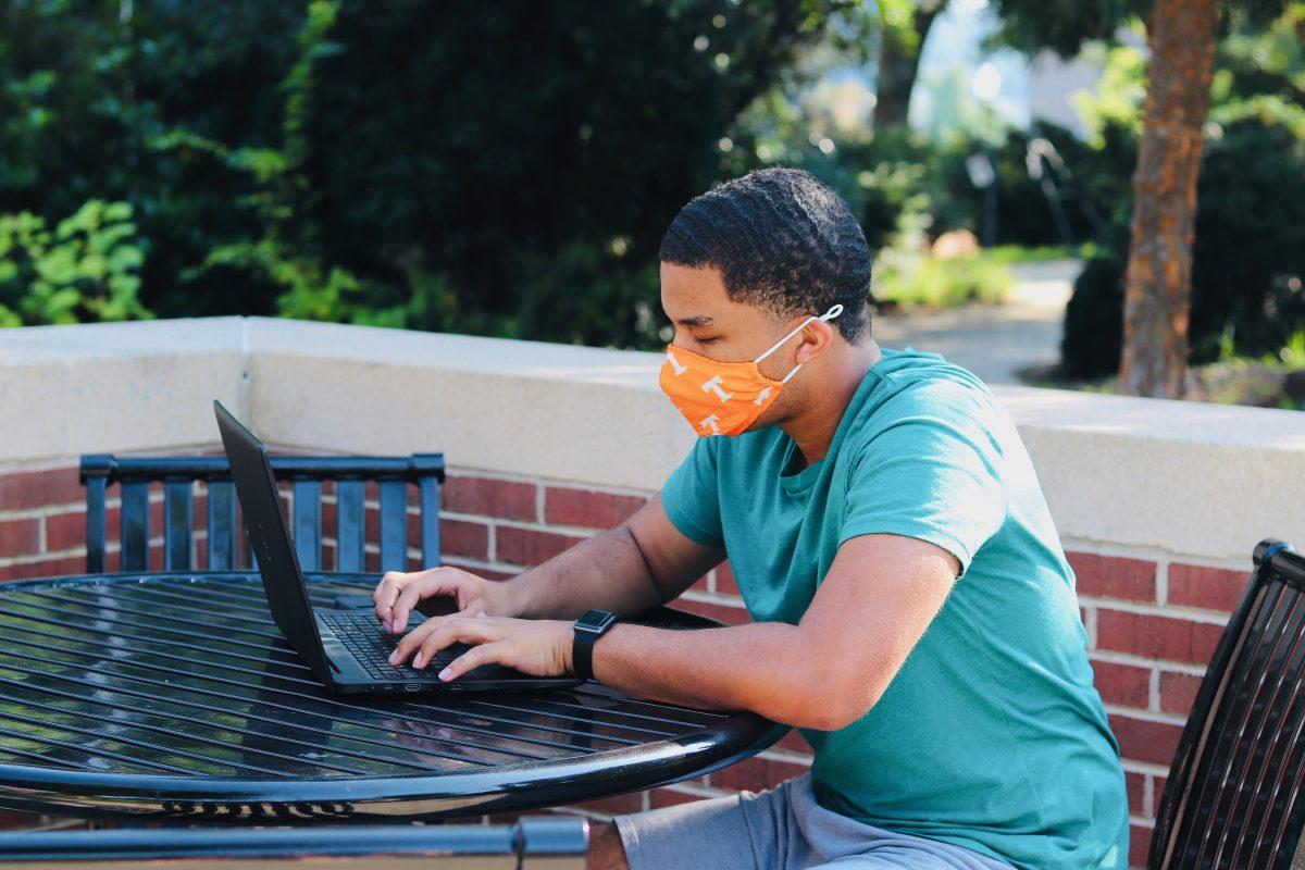 Students studying (with masks)