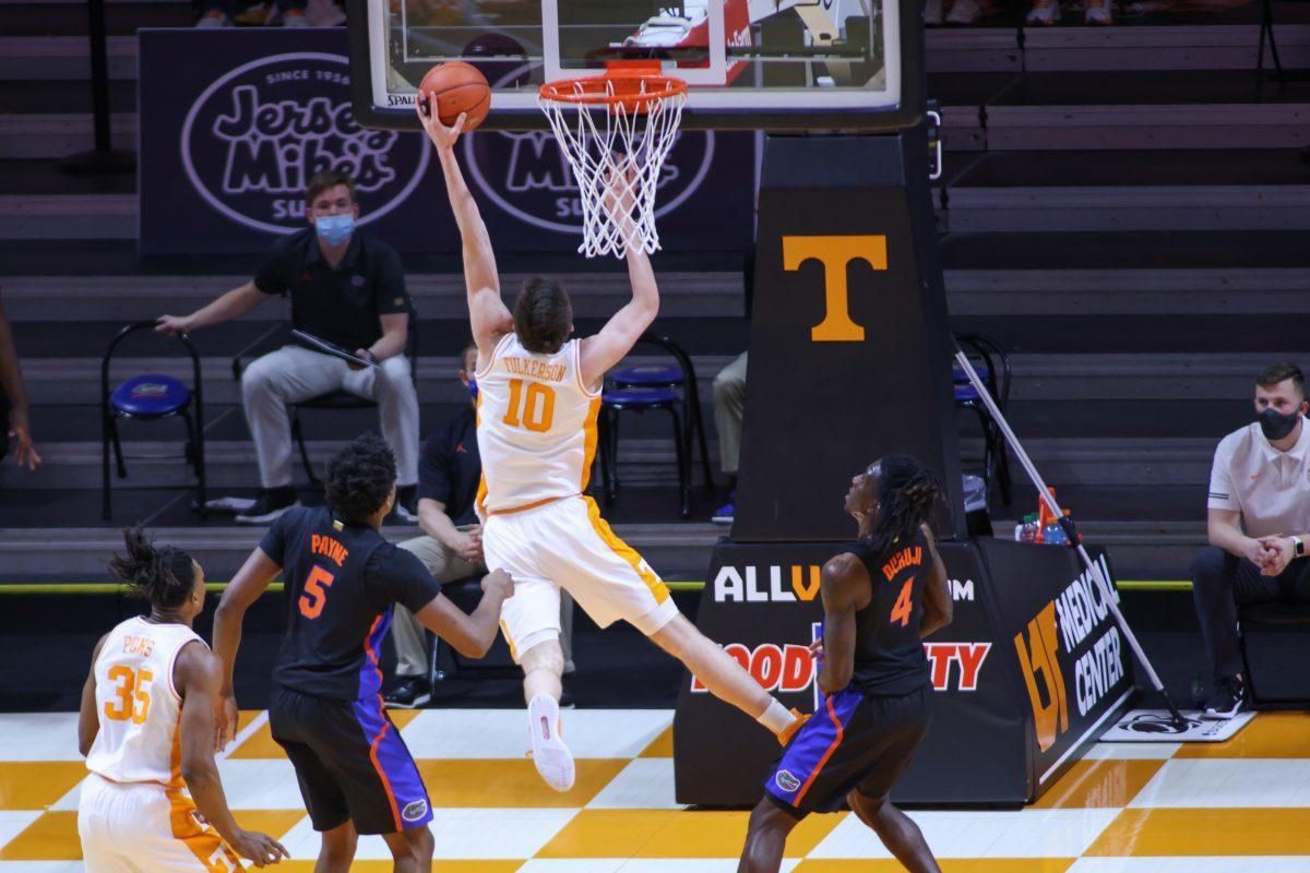 Mar 7, 2021; Knoxville, Tennessee, USA; Tennessee Volunteers forward John Fulkerson (10) goes to the basket against the Florida Gators during the first half at Thompson-Boling Arena. Mandatory Credit: Randy Sartin-USA TODAY Sports