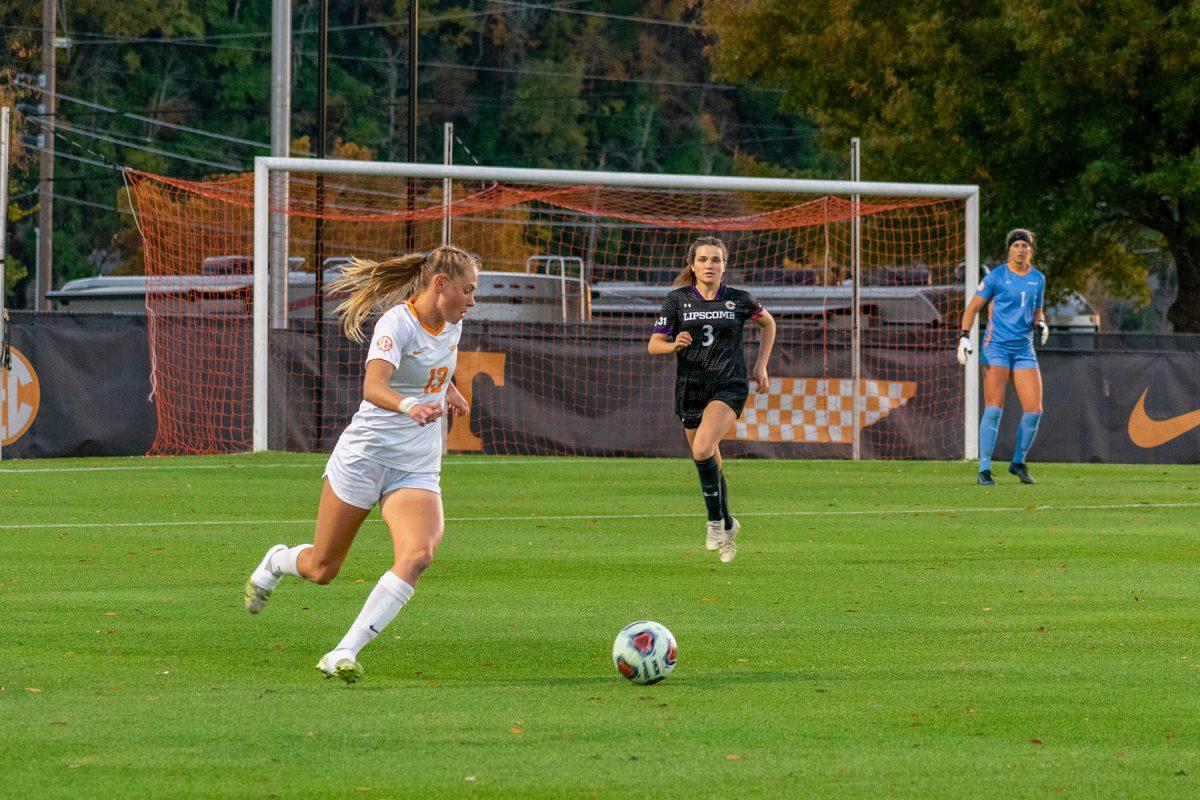 Taylor Huff takes the ball upfield against Lipscomb. At Regal Stadium in Knoxville, Tenn. Friday, November 12, 2021.