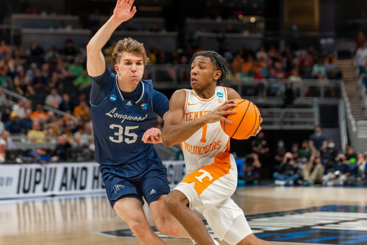 Kennedy Chandler, no. 25, drives for a layup against Longwood in Gainbridge Fieldhouse during the first round of the NCAA tournament in Indianapolis. Thursday Mar. 17, 2022.