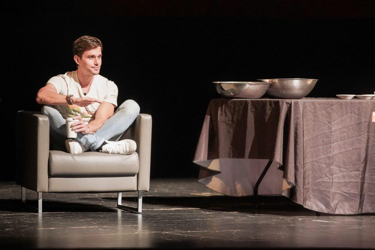 TV personality, chef and model Antoni Porowski from the Netflix series "Queer Eye" speaks at the UT Student Union on Tuesday, Sep. 27, 2022.