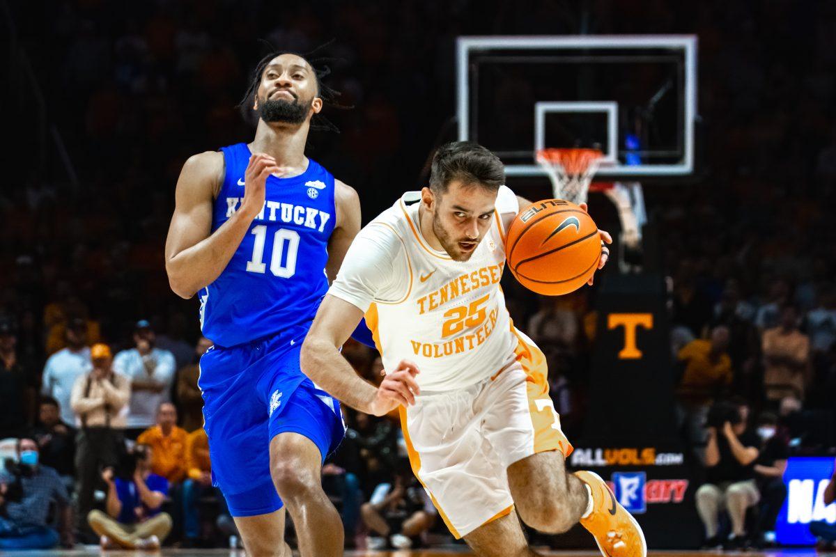 Santiago Vescovi, no. 25, runs the ball offensively against Kentucky in Thompson Boiling Arena during the match up on Feb 15, 2022.