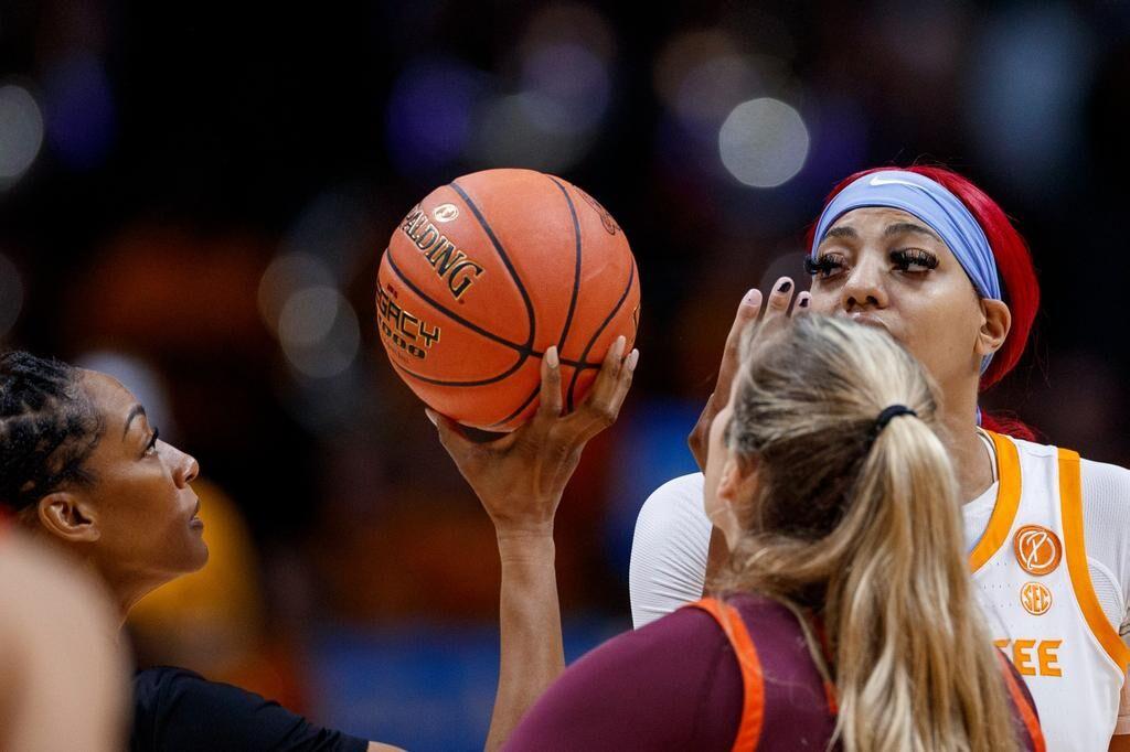 KNOXVILLE, TN - December 04, 2022 - Center Tamari Key #20 of the Tennessee Lady Volunteers during the game between the Virginia Tech Hokies and the Tennessee Lady Volunteers at Thompson–Boling Arena in Knoxville, TN. Photo By Kate Luffman/Tennessee Athletics