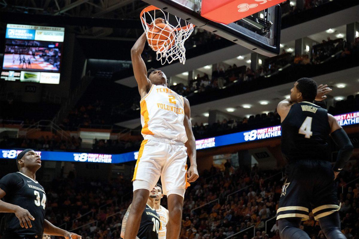 No. 2 Julian Phillips dunks against Vanderbilt at Thompson-Boling Arena. Tuesday Jan. 10, 2023.
