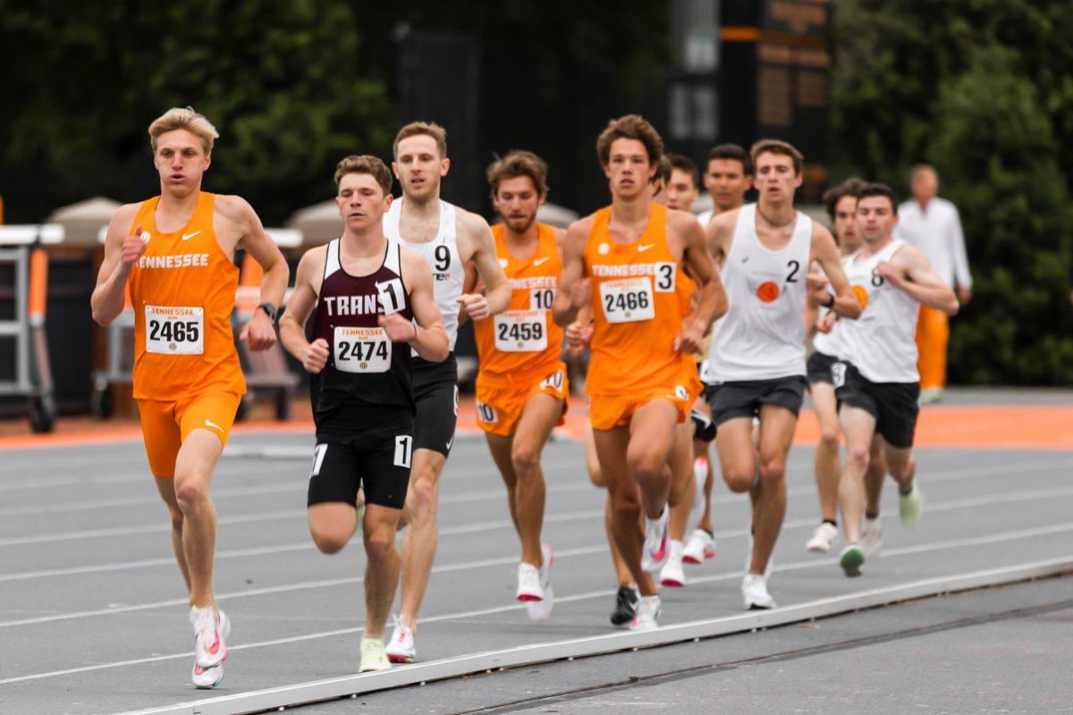 Will Mazur leads the men's 1500m race at the Tennessee Challenge. At LaPorte Stadium. Saturday May 7, 2022.