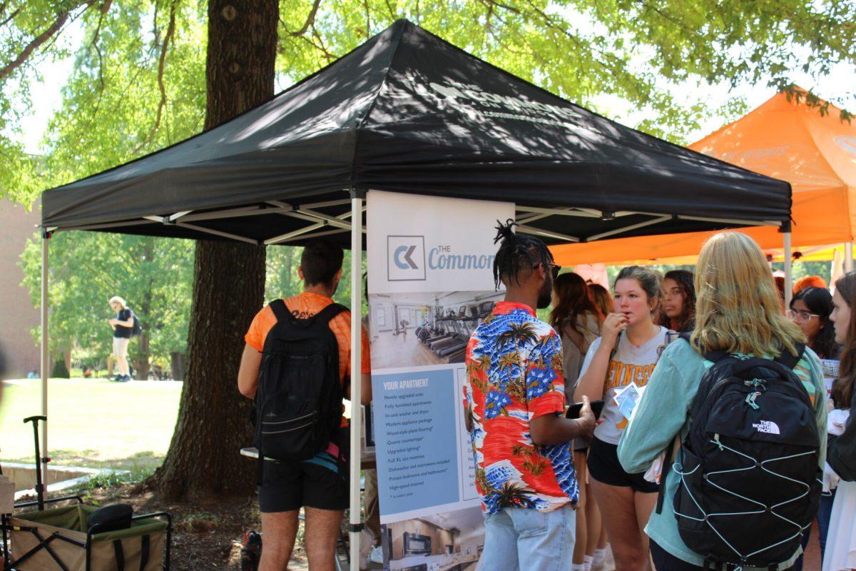Students lins up to hear information about off-campus leasing opportunities at the Commons. Friday, Sept. 22, 2023.
