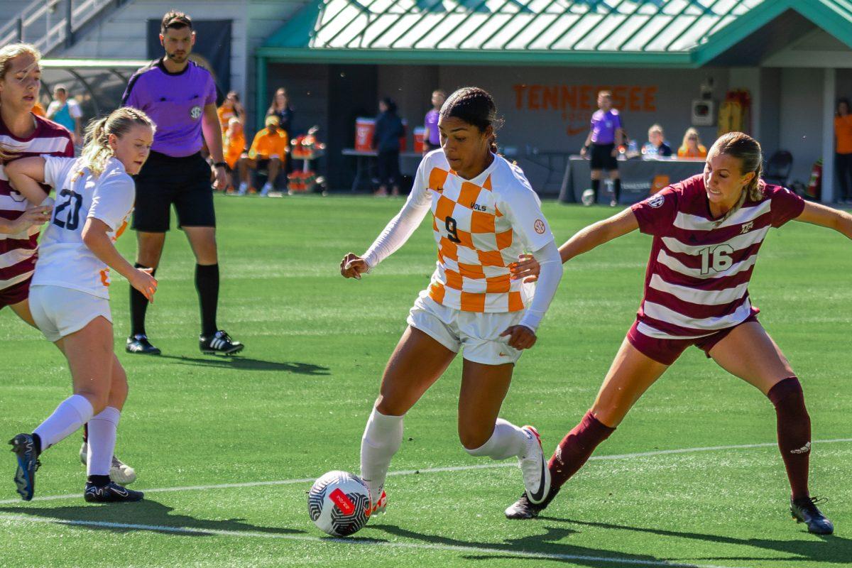 Kameron Simmonds (9) leads the Lady Vols against Texas A&amp;M defense at Regal Soccer Stadium. Sunday, Oct. 22, 2023.
