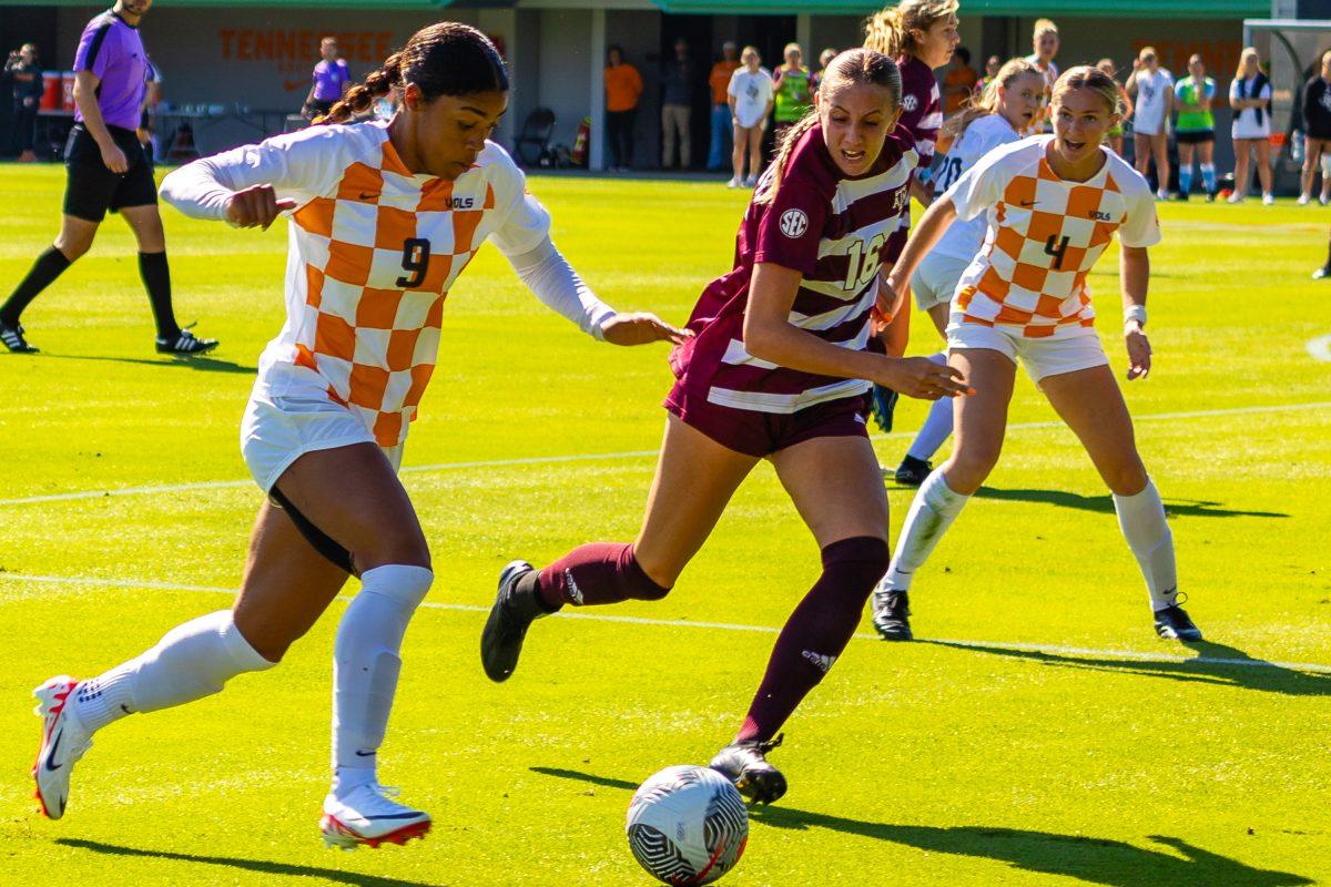 Kameron Simmonds (9) leads the Lady Vols against Texas A&amp;M defense at Regal Soccer Stadium. Sunday, Oct. 22, 2023.