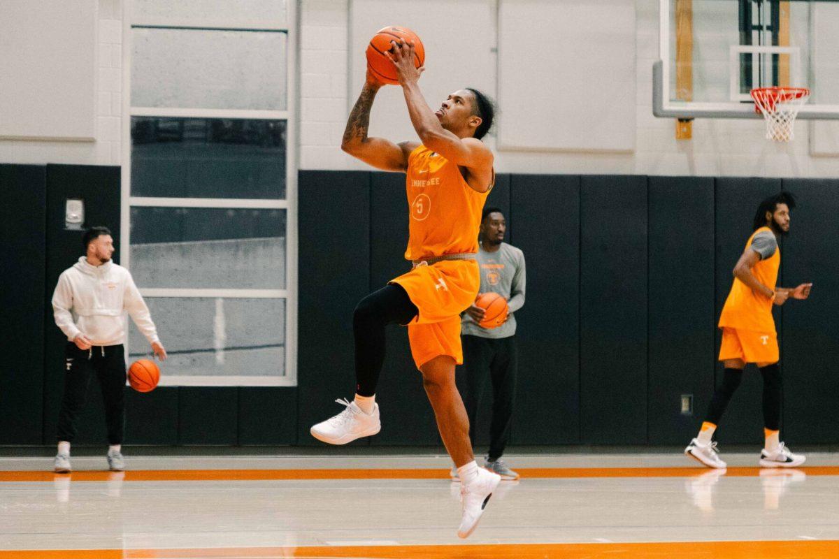 Zakai Zeigler (5) scores a layup in practice. Thursday, Nov 2, 2023.