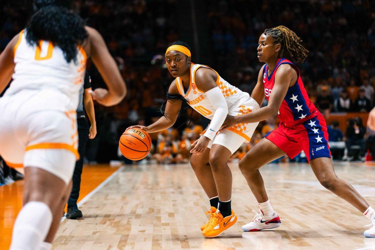 Destinee Wells (10) looks to pass against against Team USA. Sunday, Nov. 5, 2023. 
