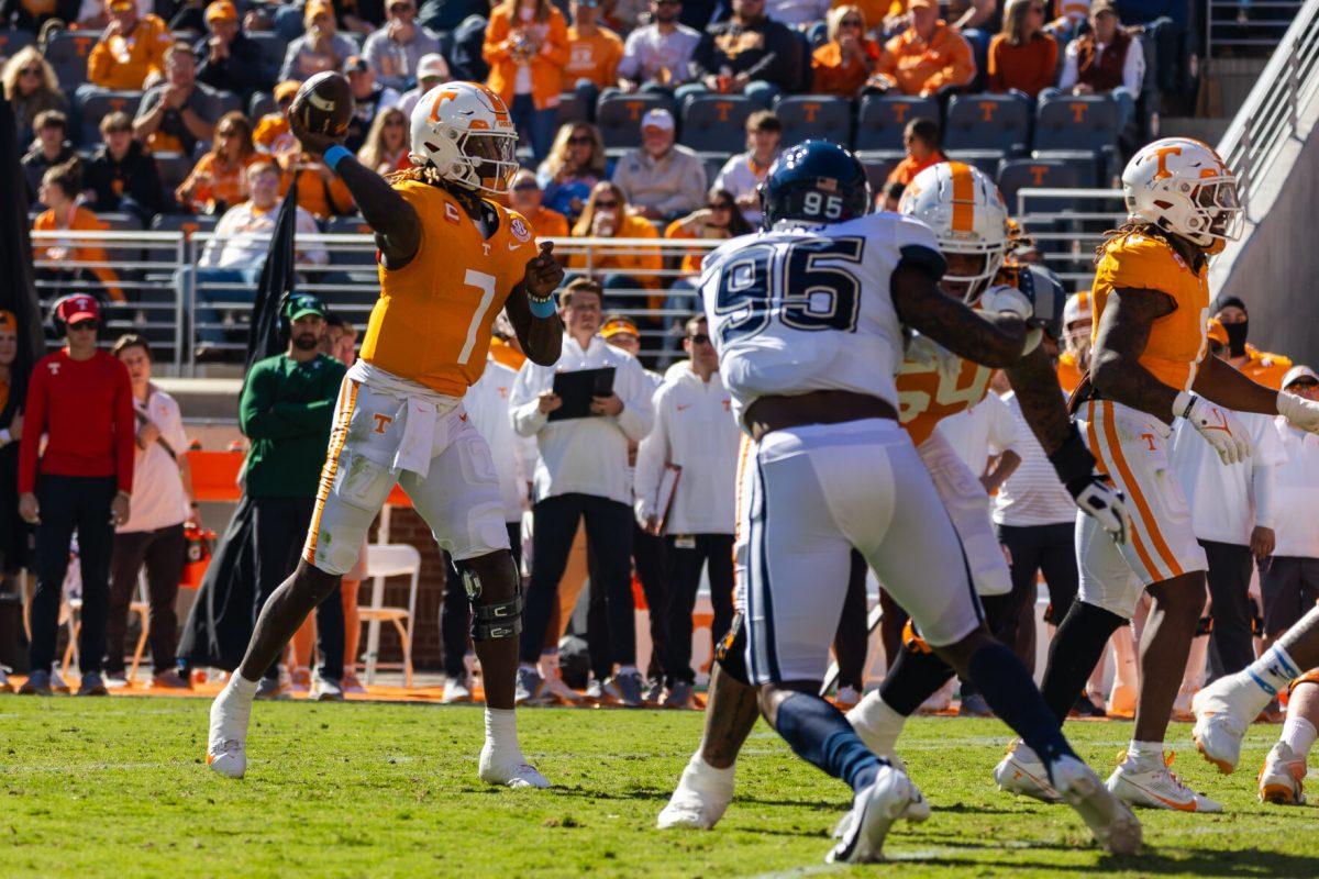 Quarterback Joe Milton III (7) prepares for a pass in the first quarter against UConn. Saturday, Nov. 4, 2023.