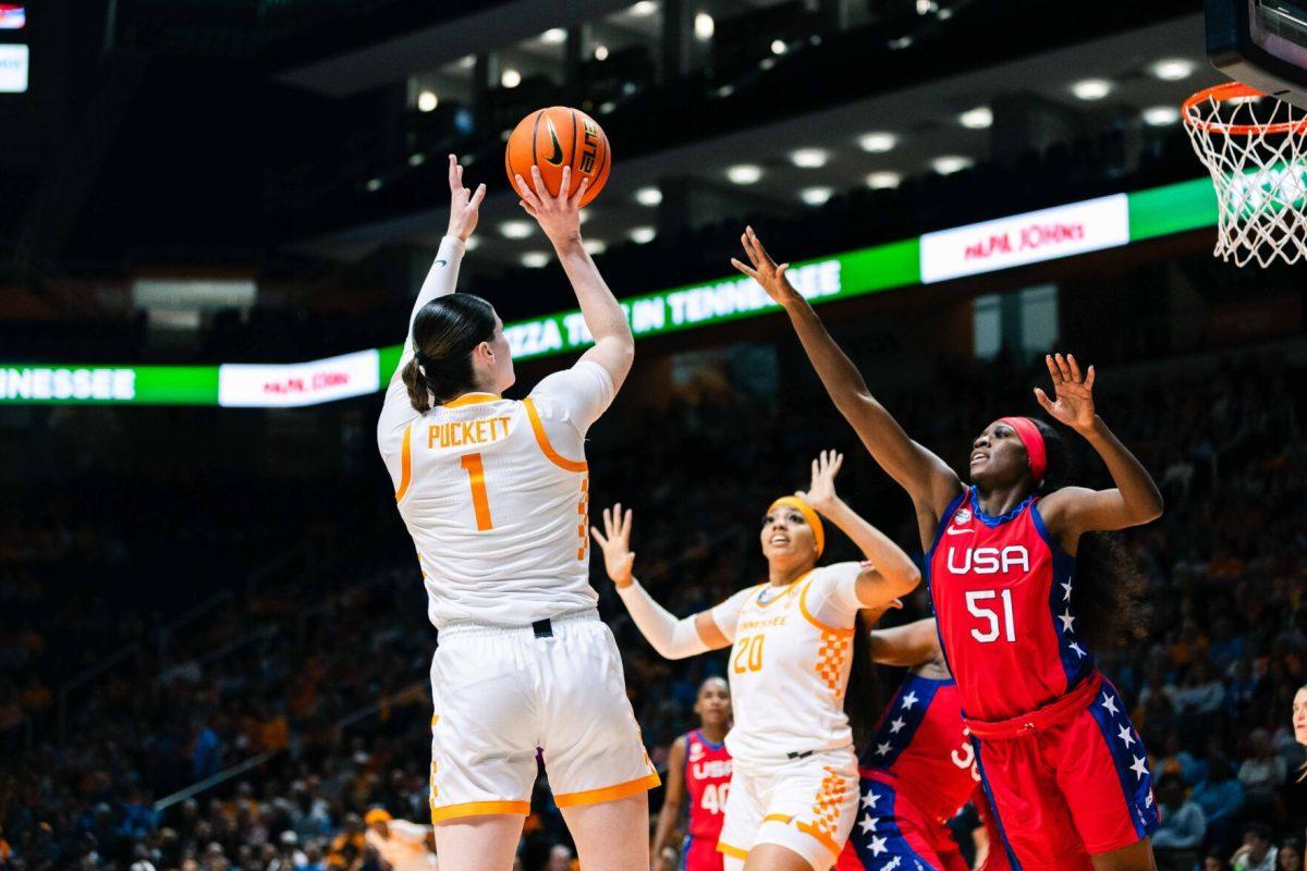 Sara Puckett (1) shoots against Team USA. Sunday, Nov. 5, 2023.