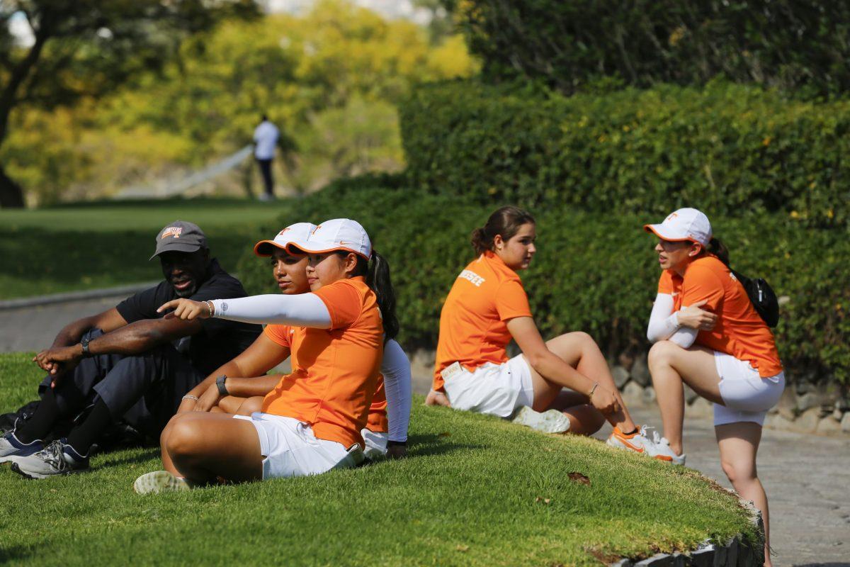 From left to right: Bailey Davis, Manassanan Chotikabhukkana, Martina Lopes-Lanchares and head coach Diana Cantu