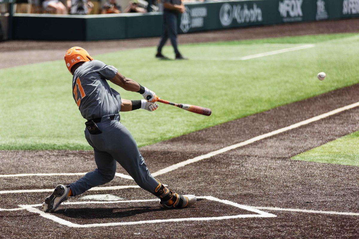 Kavares Tears (21) gets on base during game against Evansville at Lindsey Nelson Stadium. Saturday, June 8, 2024.