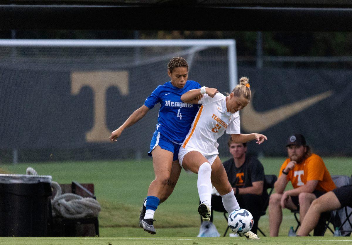 Leah Klurman (21) defends against Memphis at Regal Soccer Stadium. Thursday, Sept. 12, 2024.
