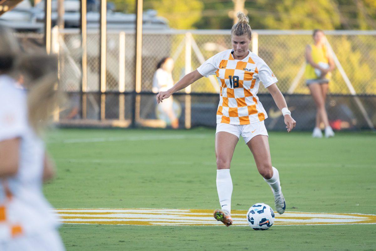 Ally Brown (18) passes the ball during a match against UCLA at Regal Soccer Stadium. Thursday, Sep. 5, 2024.